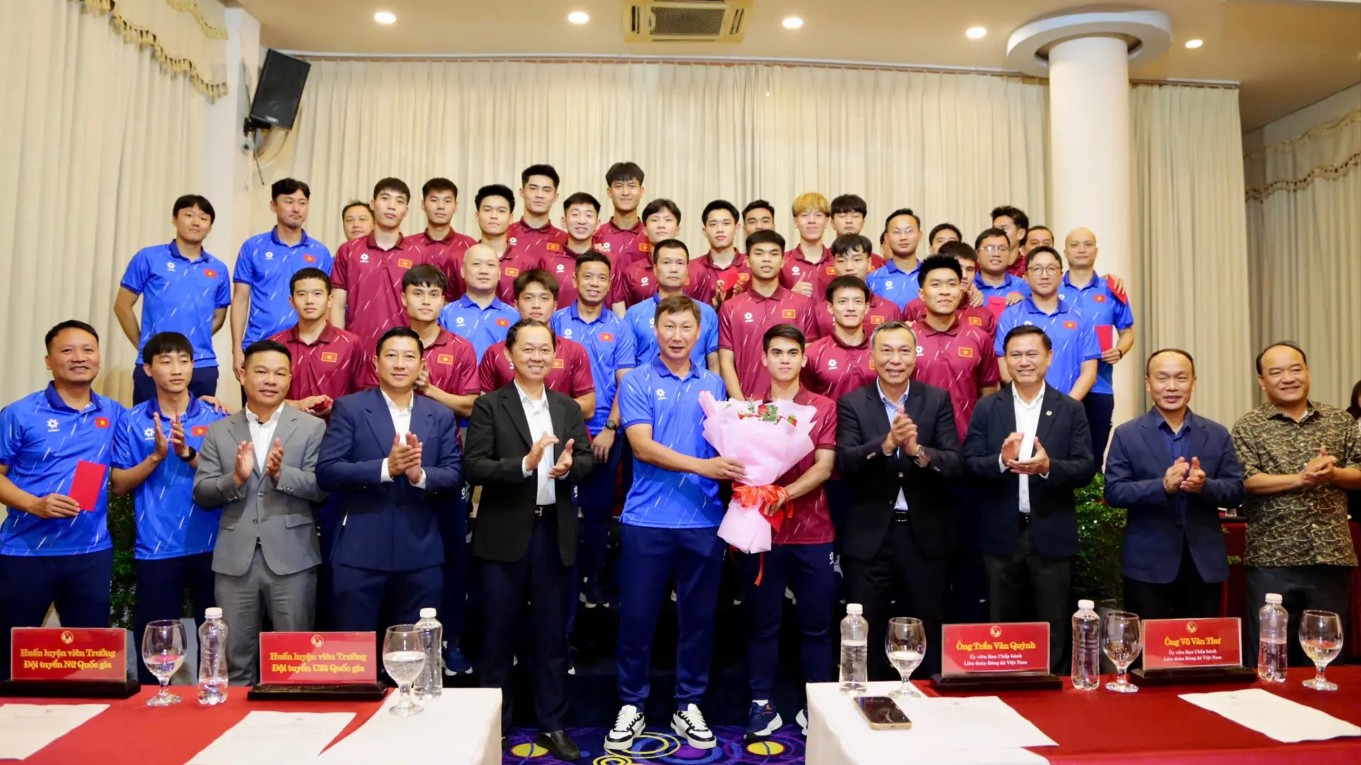 LĐBĐ Việt Nam tiếp lửa cho các đội tuyển trước SEA Games